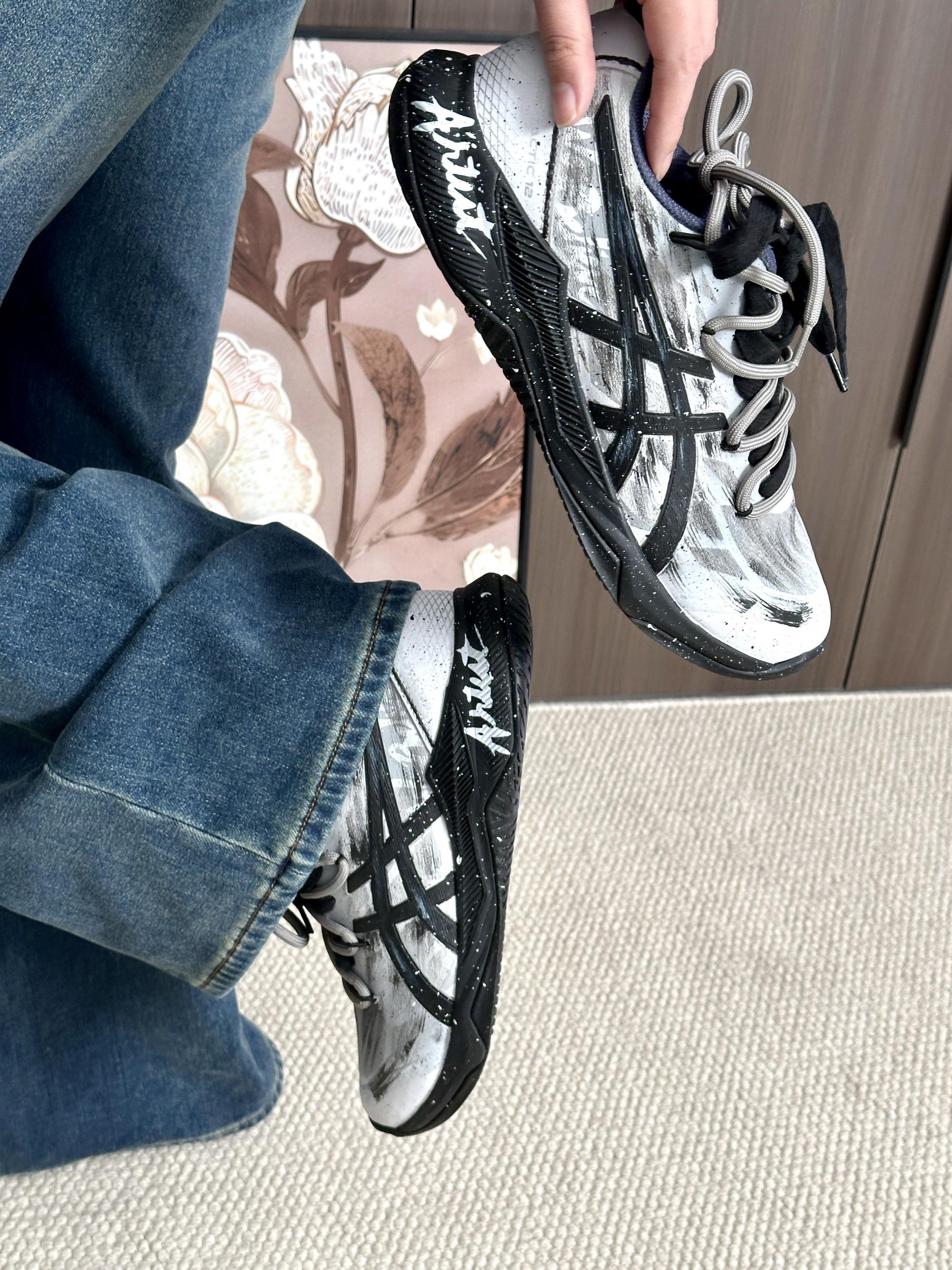 🔥暗黑高街,ASICS这双焰魔定制鞋直接戳中我的心巴💥!